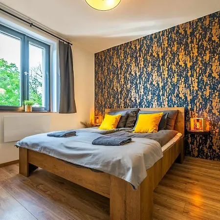 Uno Balaton * בלטונקראטיה