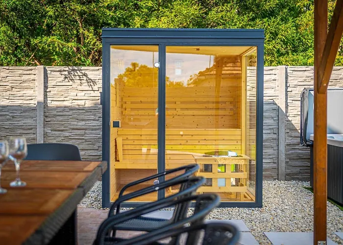 ヴィラ Uno Balaton バラトンアカラッチャ